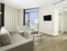 Nowoczesny salon w pokoju hotelowym Best Tenerife