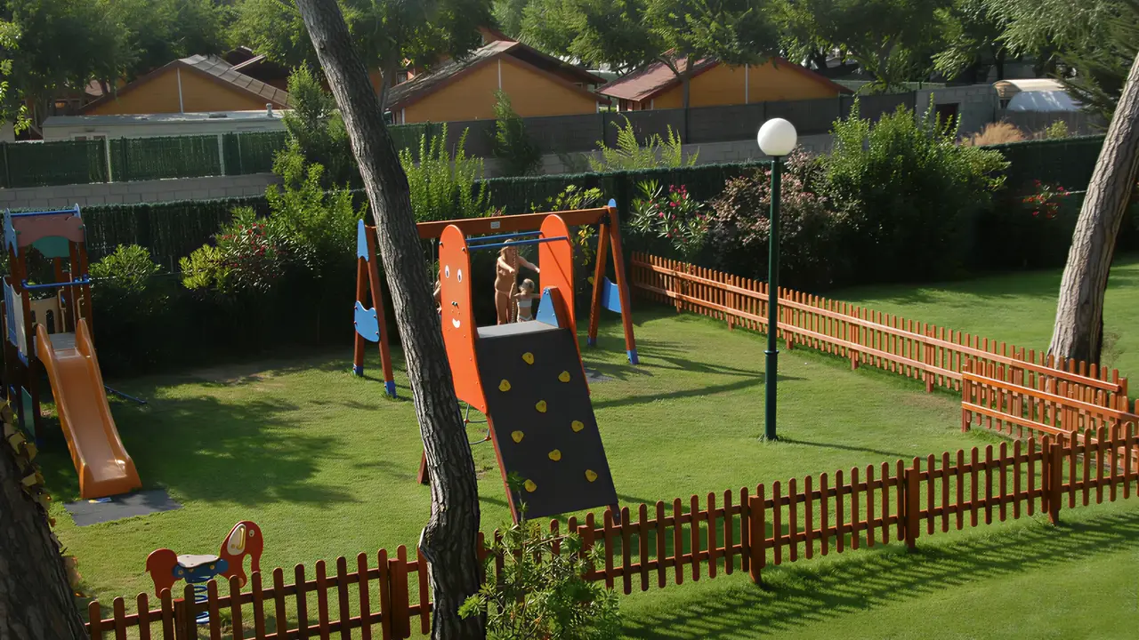 Plac zabaw dla dzieci w Beverly Park