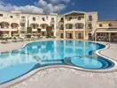 Basen i leżaki w hotelu Blu Morisco
