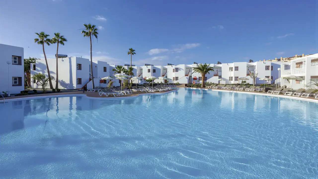 Duży basen w hotelu Blue Sea Bahia de Lobos 