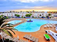 Widok na kompleks basenowy w Blue Sea Bahia de Lobos 