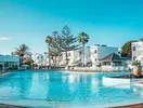 Basen w hotelu Blue Sea Bahia de Lobos  z leżakami