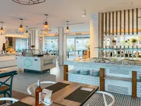 Bufet i stoliki w restauracji Blue Sea Corralejo Village
