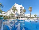 Basen i budynek hotelu Blue Sea Interpalace