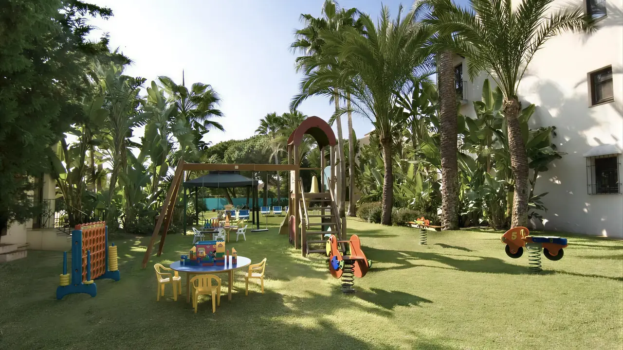 Plac zabaw dla dzieci w Bluebay Banus
