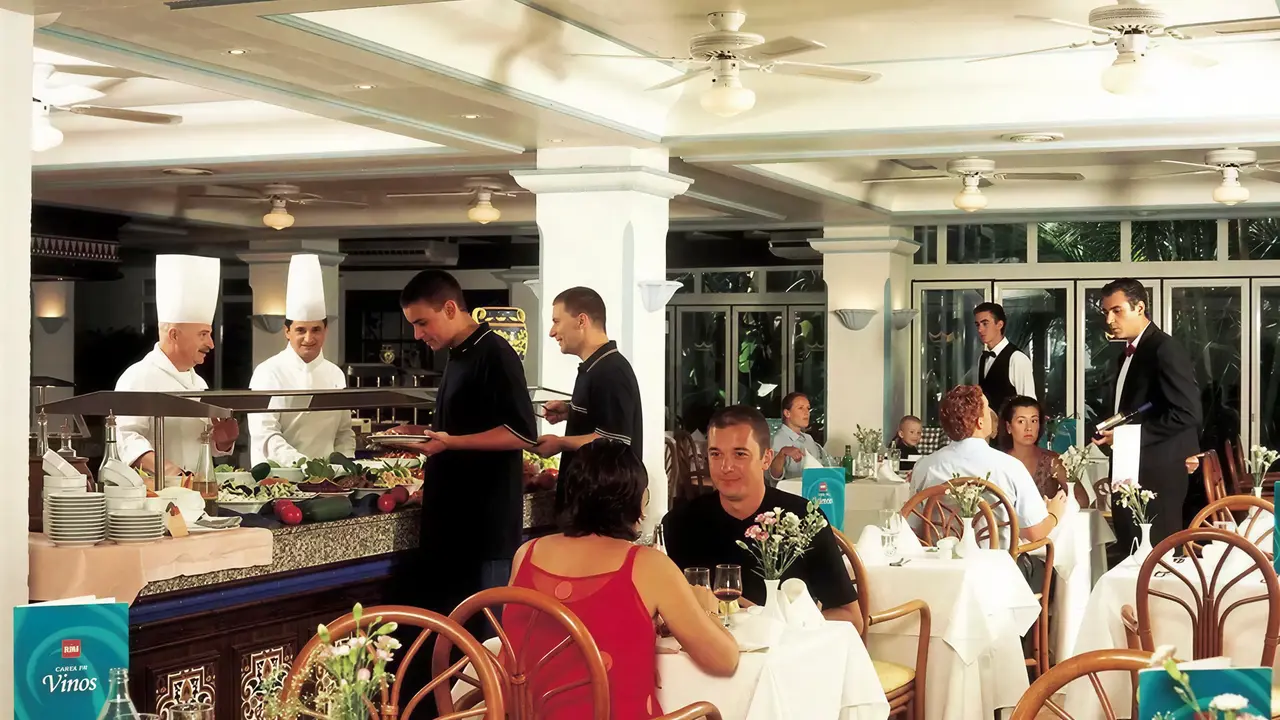 Restauracja w Bluebay Banus z obsługą kelnerską