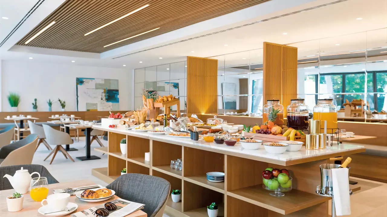 Bufet śniadaniowy w hotelu Bordoy Alcudia Port Suites