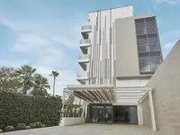 Elewacja i wejście do Bordoy Alcudia Port Suites