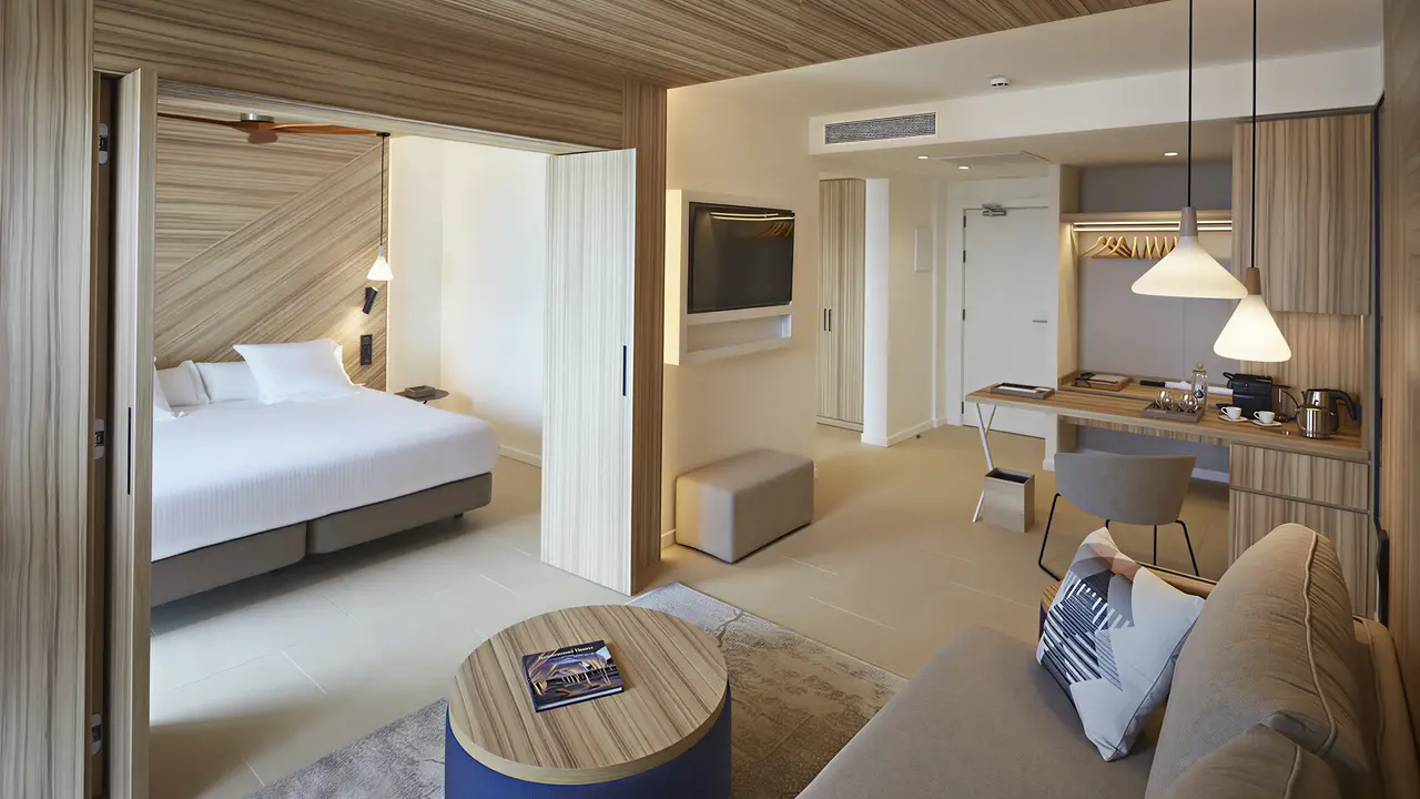 Nowoczesny pokój z sypialnią w Bordoy Alcudia Port Suites