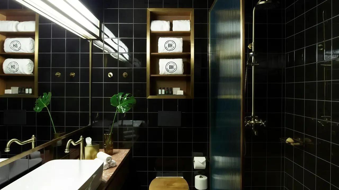 Nowoczesna łazienka w hotelu Brown Acropol