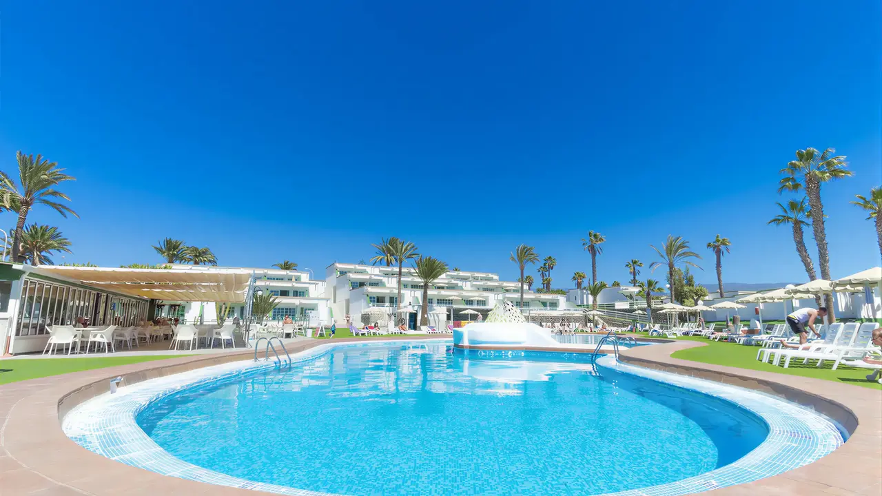 Basen kąpielowy w hotelu Bungalows Vista Oasis
