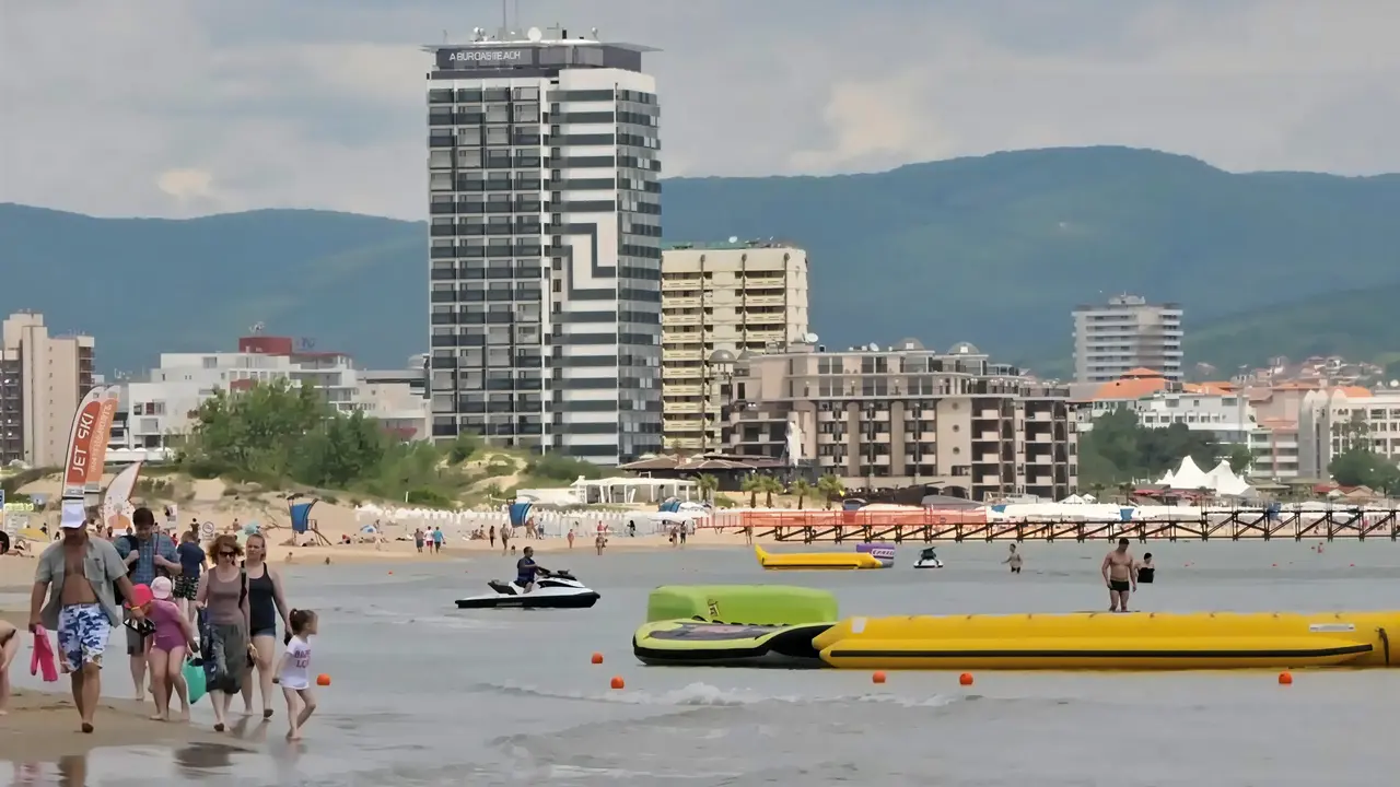 Plaża i morze przy Burgas Beach