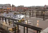 Widok na kompleks budynków i baseny Burgas Beach