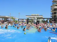 Animacje w basenie dla gości Burgas Beach