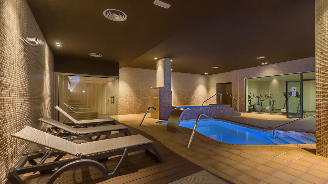 Strefa wellness z basenem w California Palace