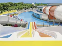 Zjeżdżalnie wodne w kompleksie Calista Luxury