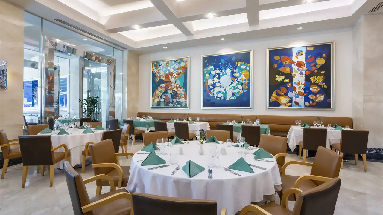 Elegancka restauracja w hotelu Calista Luxury