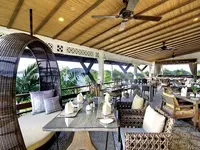 Restauracja w Cape Panwa z widokiem na naturę
