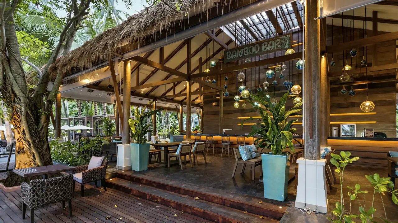 Bar Bamboo Bar w hotelu Cape Panwa