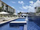 Basen z leżakami w Catalonia Grand Costa Mujeres