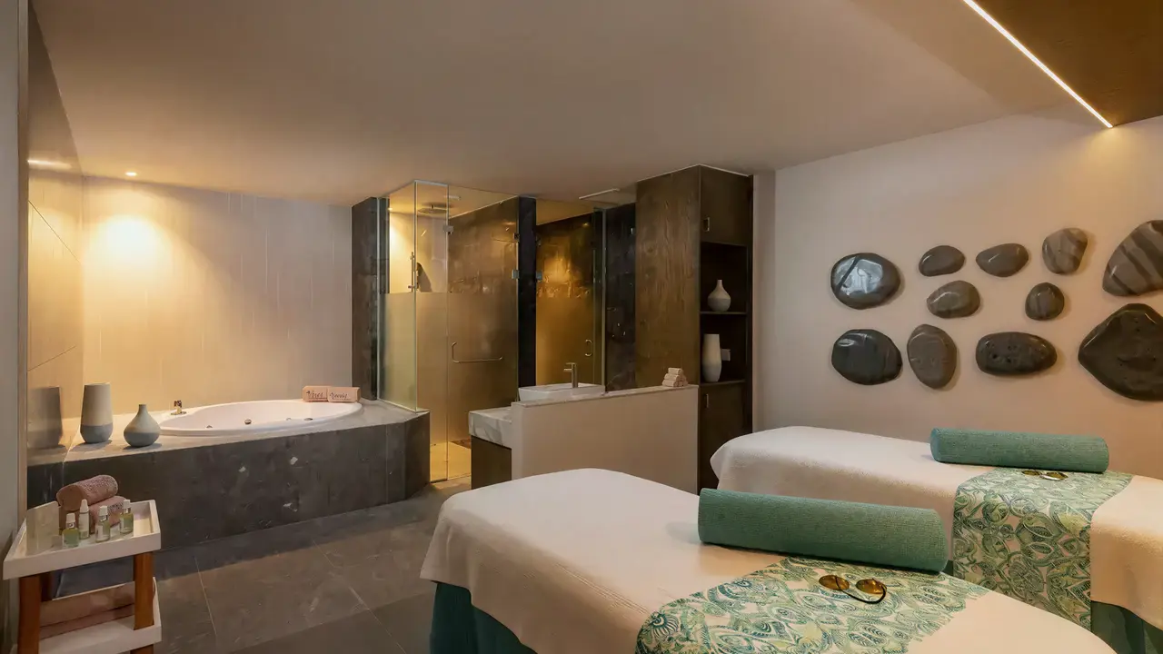 Gabinet masażu i jacuzzi w Catalonia Grand Costa Mujeres