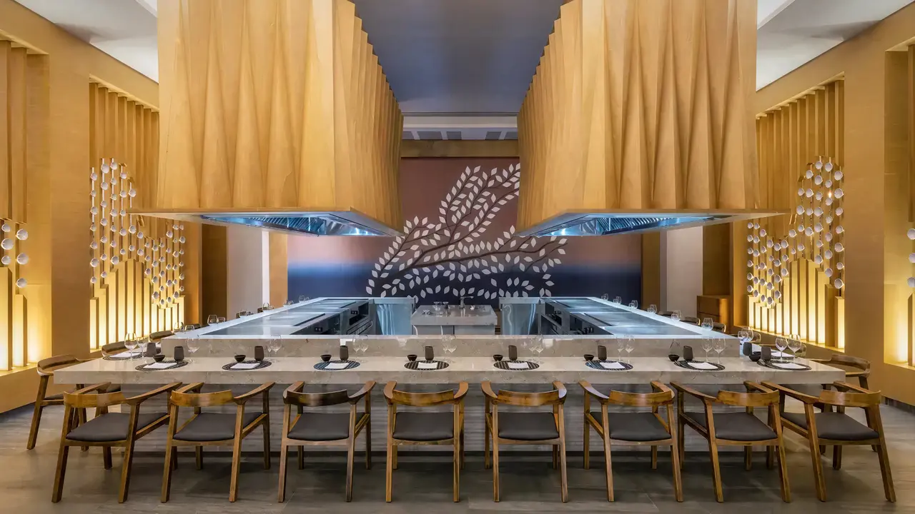 Elegancka restauracja w hotelu Catalonia Grand Costa Mujeres