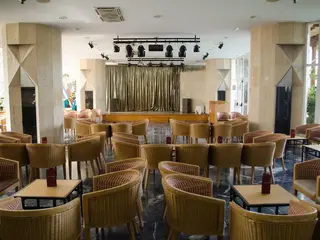 Scena i miejsca siedzące w Catalonia Las Vegas