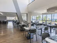 Nowoczesna restauracja w Catalonia Las Vegas z widokiem na morze