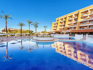 Basen zewnętrzny w hotelu Chatur Playa Real Resort