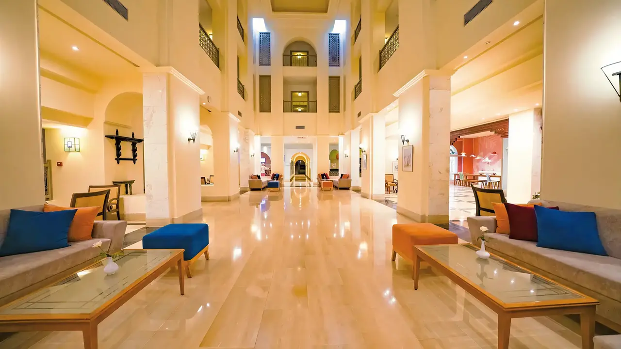 Eleganckie lobby w hotelu Club Calimera Yati Beach