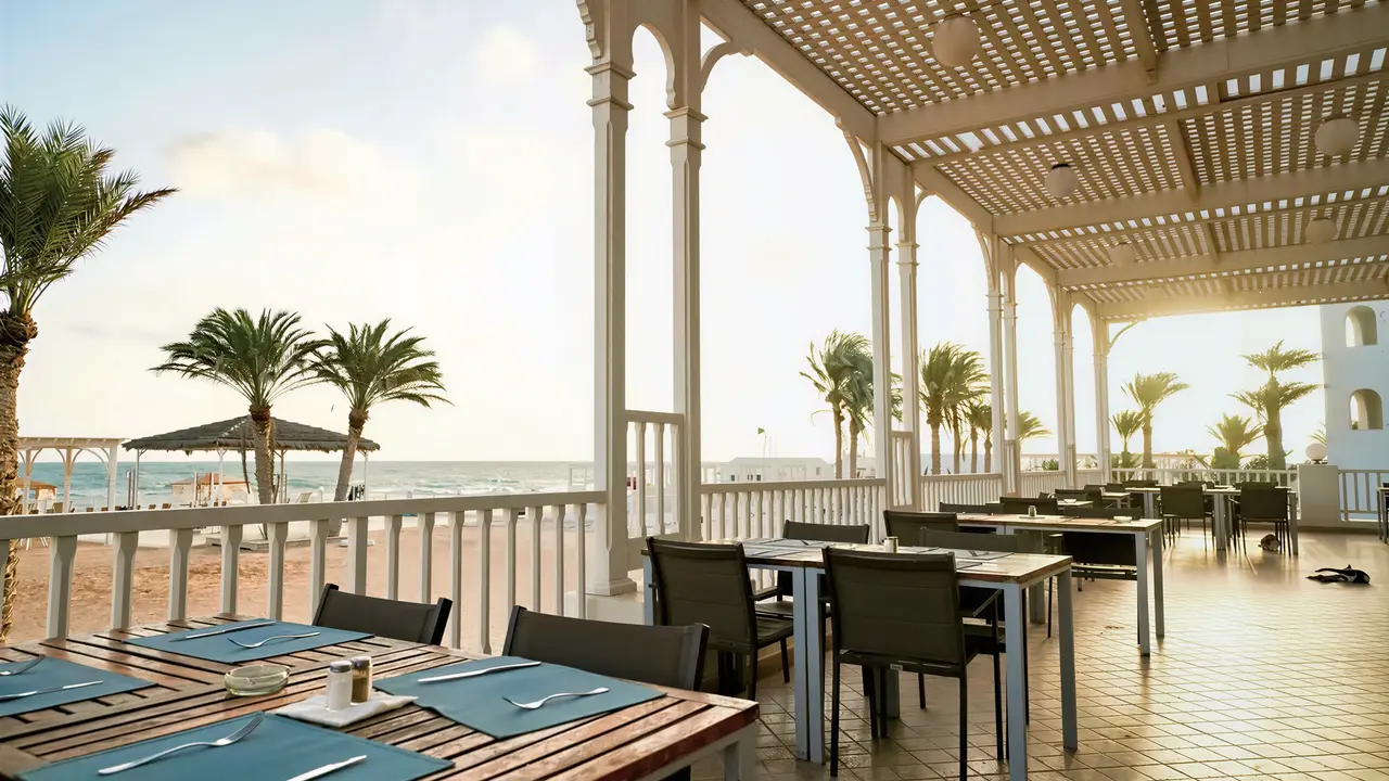 Restauracja na tarasie w Club Calimera Yati Beach