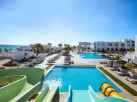 Zjeżdżalnie wodne i baseny w Club Calimera Yati Beach