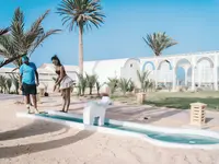 Gra w minigolfa w Club Calimera Yati Beach