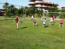 Dzieci grające w piłkę w Club Grand Side