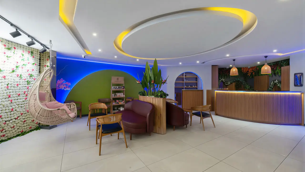 Wnętrze lobby w Club Turan Prince World z wygodnymi fotelami