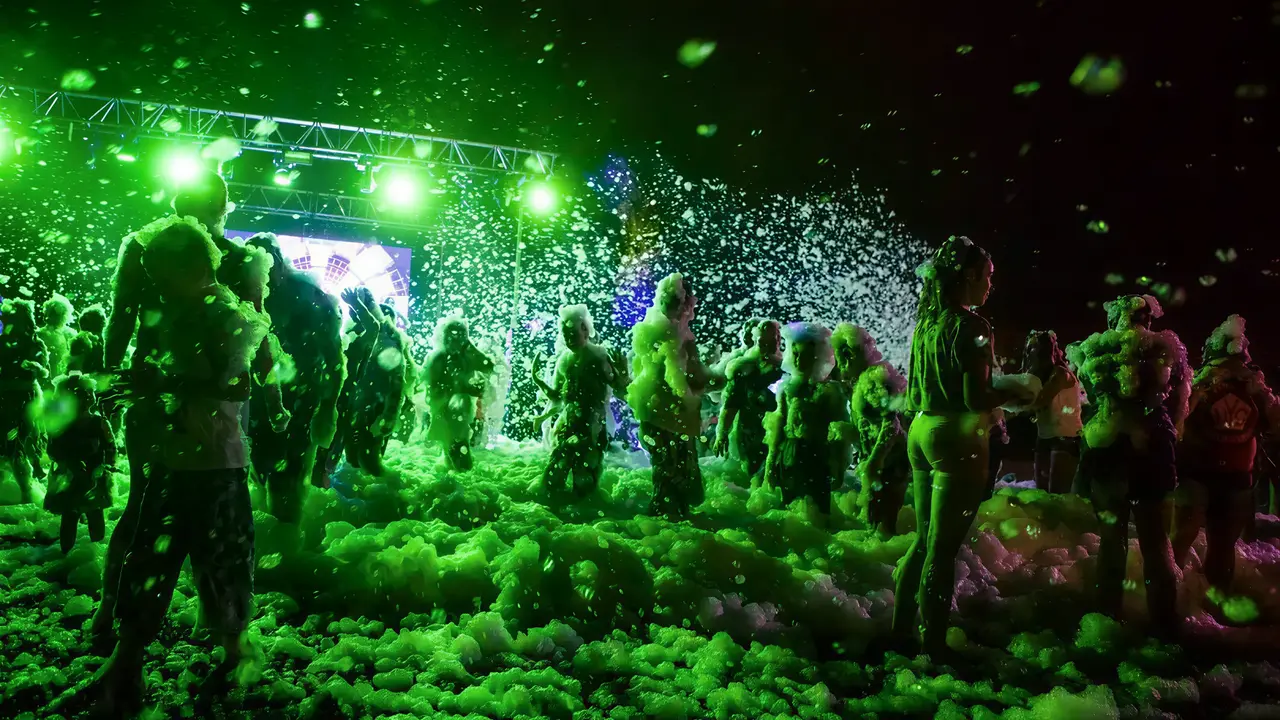 Impreza z pianą w Club Turan Prince World
