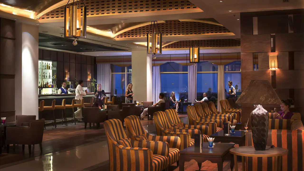 Elegancki bar w hotelu Concorde El Salam Sport