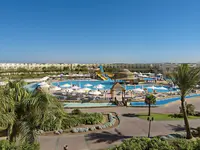 Widok na kompleks basenów w Concorde El Salam Sport