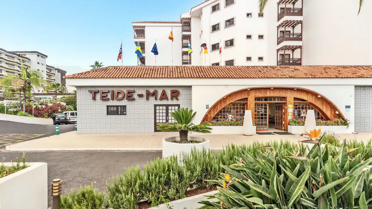 Elewacja i wejście do Coral Teide Mar