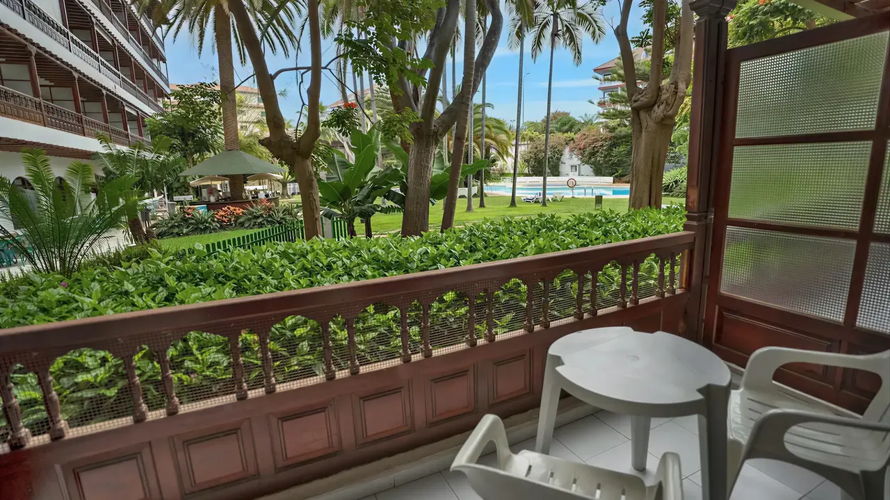 Balkon z widokiem na ogród w Coral Teide Mar