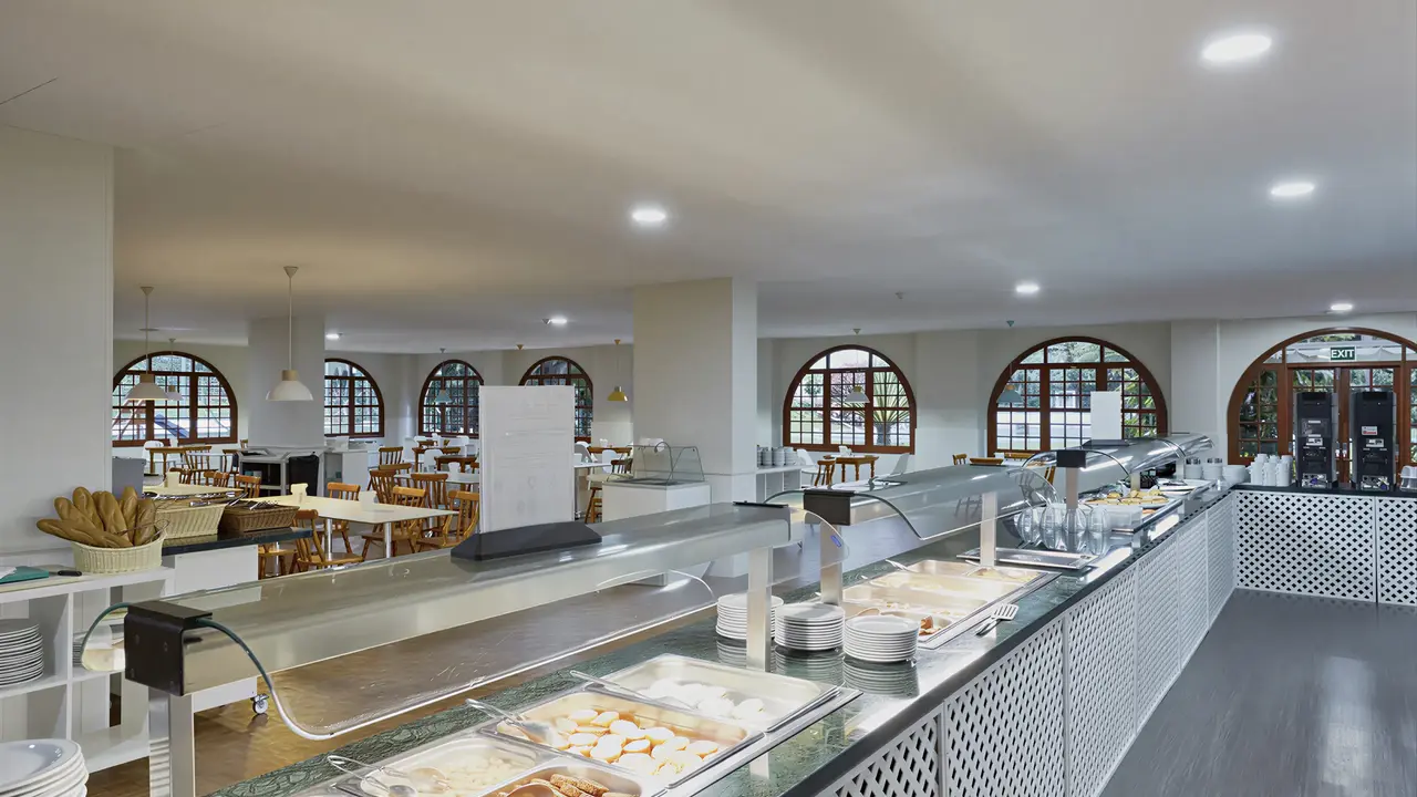 Bufet z jedzeniem w hotelu Coral Teide Mar