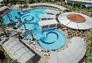 Widok z lotu ptaka na kompleks Crystal Admiral Aqua Collection
