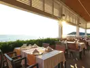 Restauracja w Crystal Admiral Aqua Collection z widokiem na morze