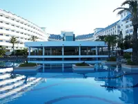 Basen w hotelu Crystal Admiral Aqua Collection