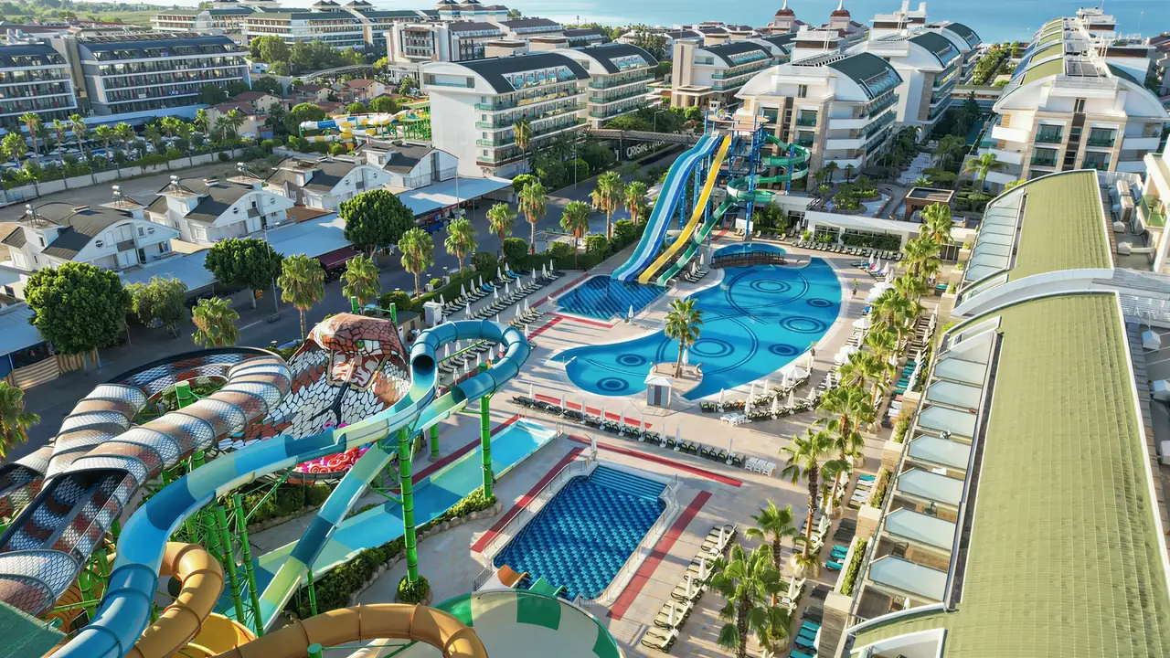 Widok z lotu ptaka na kompleks Crystal Waterworld Resort & Spa
