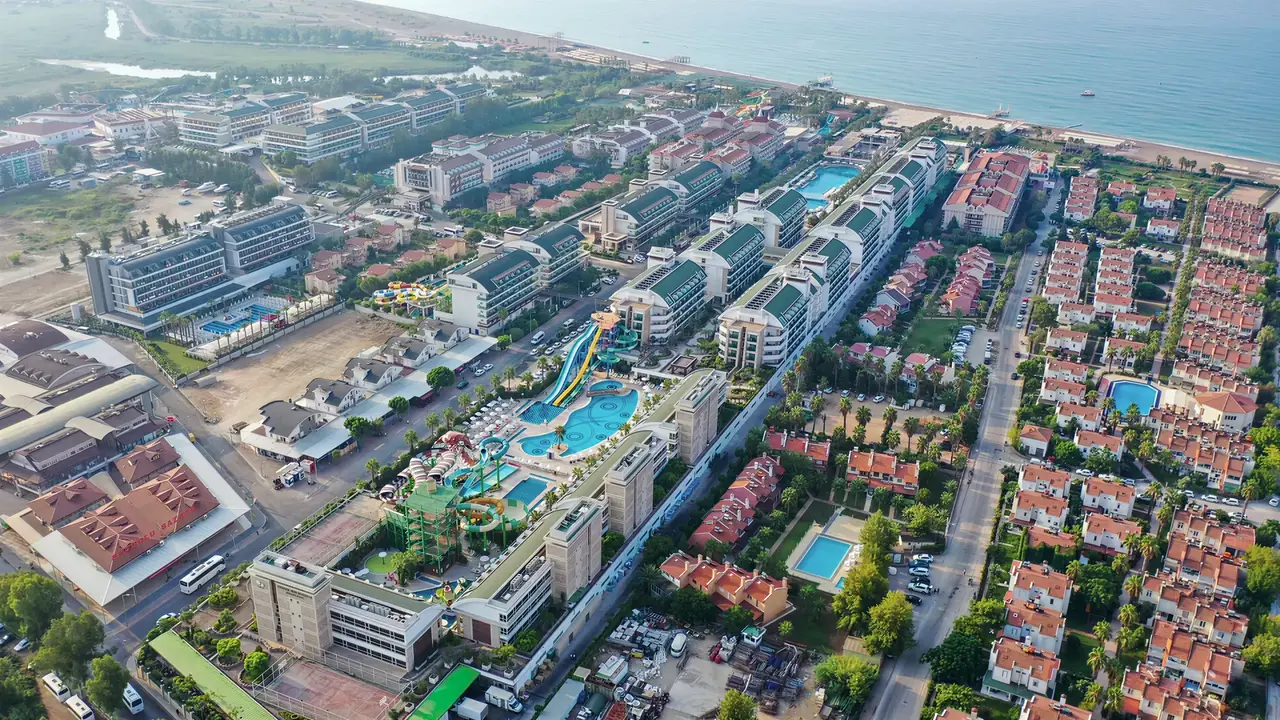 Widok z lotu ptaka na kompleks Crystal Waterworld Resort & Spa
