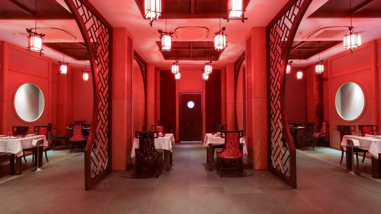 Elegancka restauracja w hotelu Crystal Waterworld Resort & Spa
