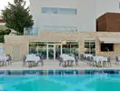 Restauracja przy basenie w Crystal Waterworld Resort & Spa
