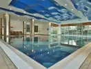 Kryty basen w hotelu Crystal Waterworld Resort & Spa