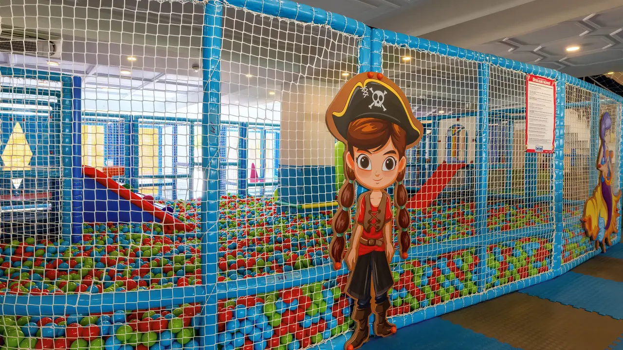 Kącik z kulkami dla dzieci w Crystal Waterworld Resort & Spa